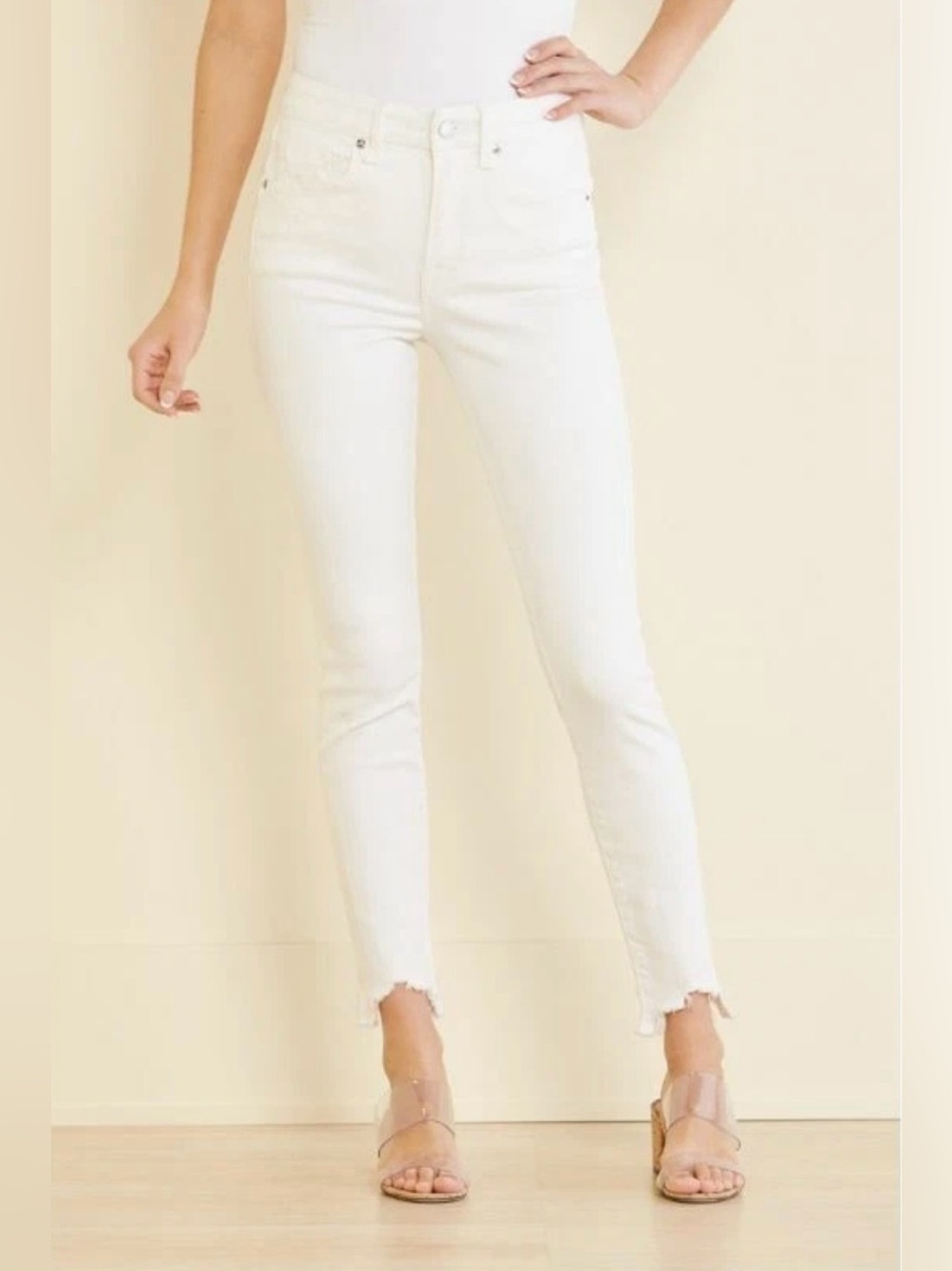 Good American white skinny jeans with raw hem 4 / 27